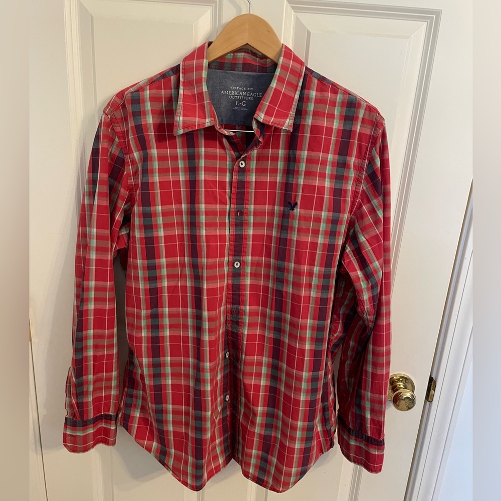 American Eagle Men’s Button Down Shirt.